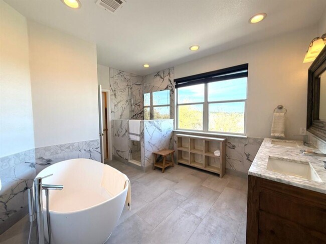 Building Photo - 12008 Fortuna Cove
