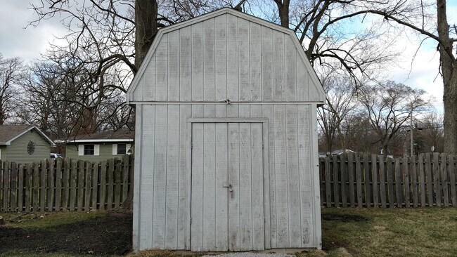 Building Photo - 7000 W 128th Ln