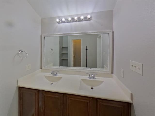 Building Photo - 205 Independence Tr