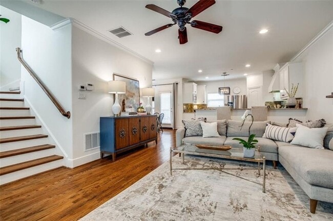 Building Photo - 3 bed 3.1 bath minutes from HPHS