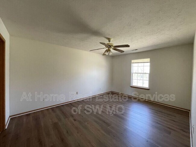 Building Photo - 4345 W La Siesta St