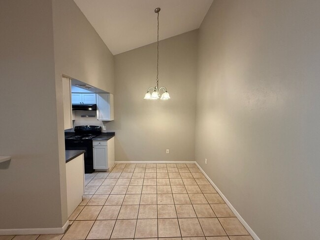 Building Photo - Remodel in Green Leaf with small fenced ba...