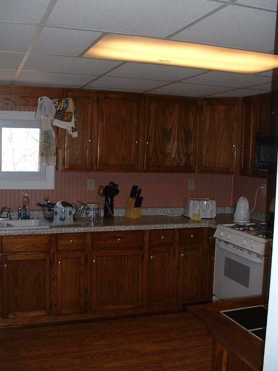 Building Photo - 421 E Lake St