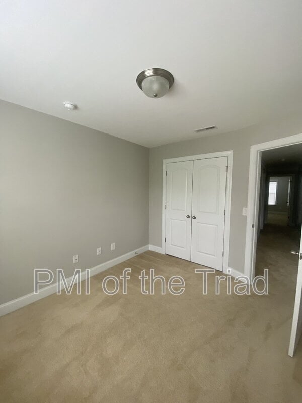 Building Photo - 832 Silver Leaf Dr