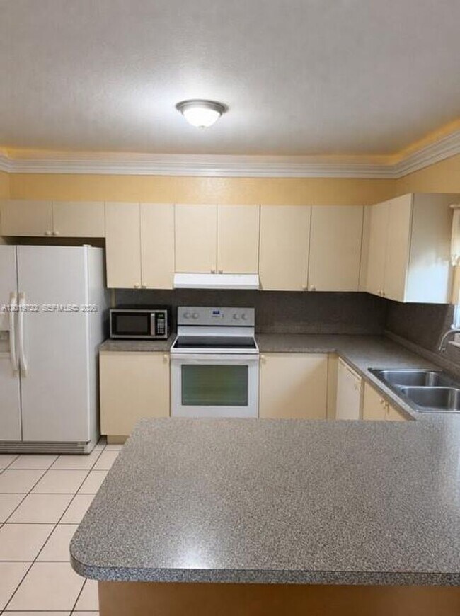 Building Photo - 14803 SW 9th Ln