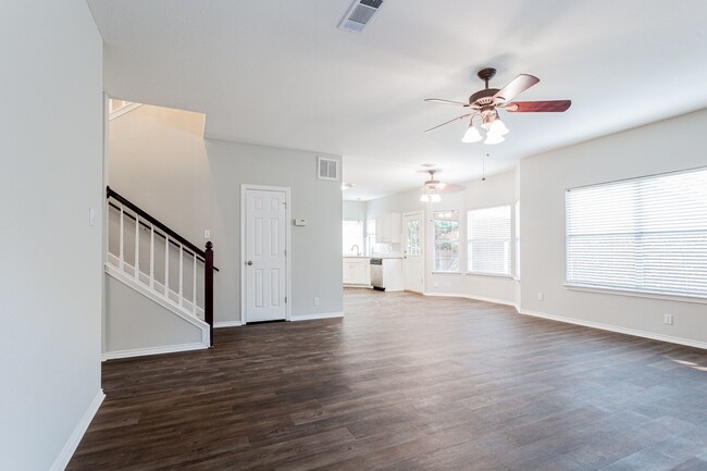 Building Photo - 6107 John Chisum Ln