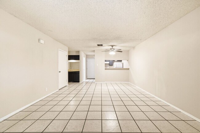 Building Photo - 4927 Ty Terrace St