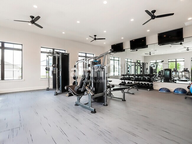 Building Photo - 945 Heavenly Drive