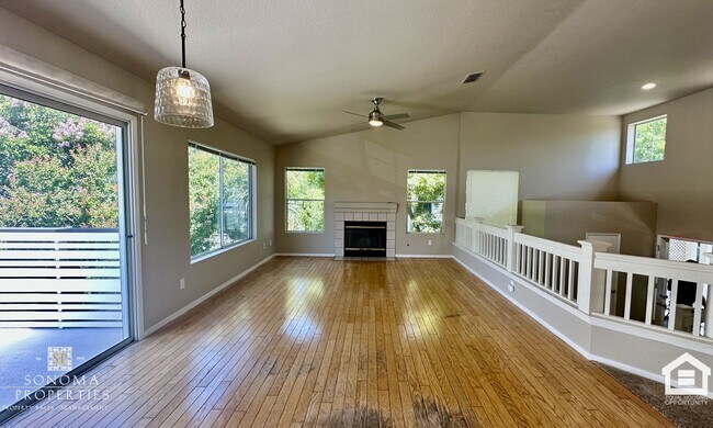 Building Photo - Light-Filled 3BD/2BA Home in Desirable Fry...