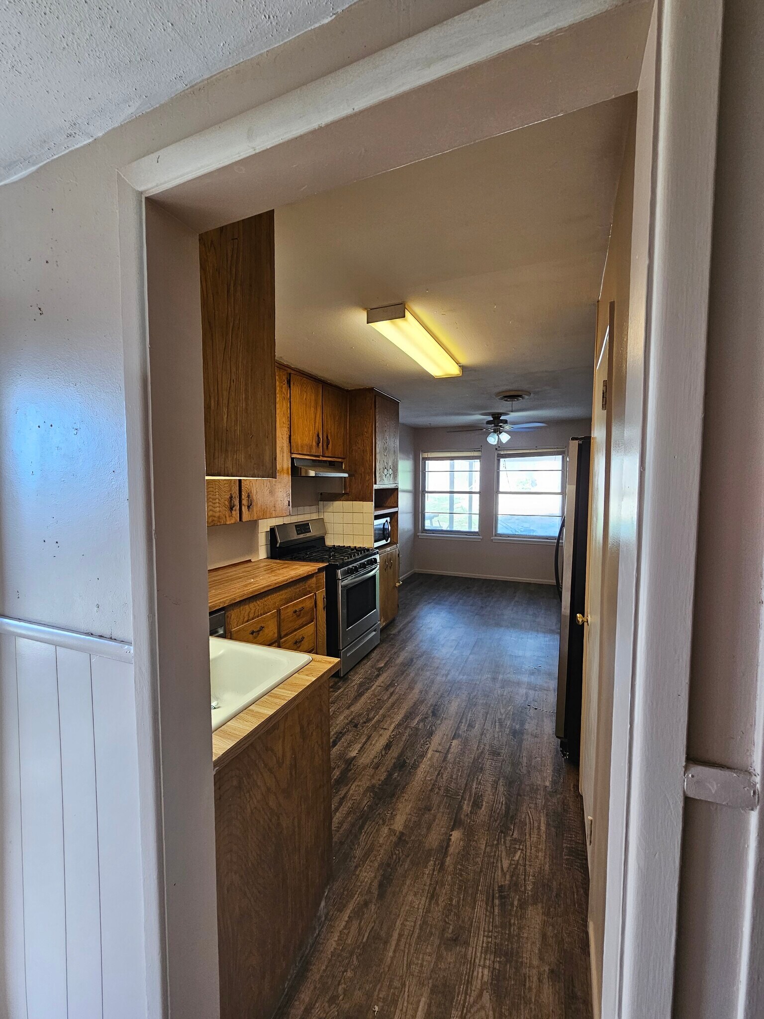 Kitchen - 1116 Elmore St