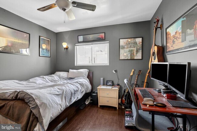 Building Photo - 1540 S Mole St