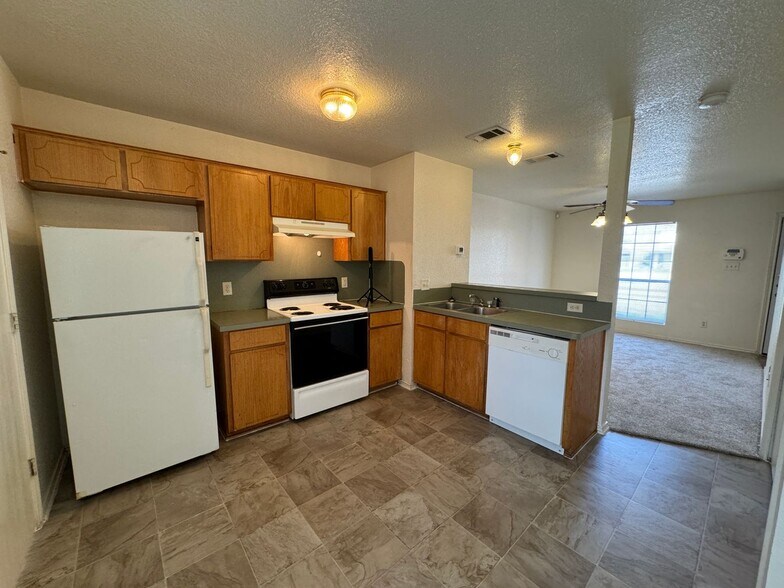 Building Photo - 4407 Jeff Scott Dr