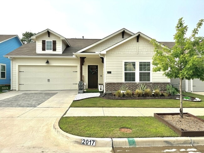 Building Photo - 2017 Chandler Dr