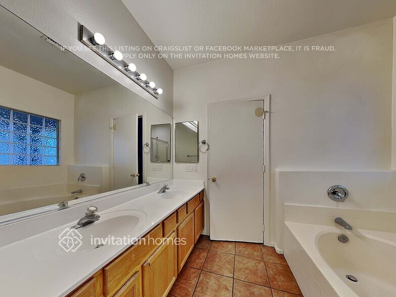 Building Photo - 6347 W Hilton Ave