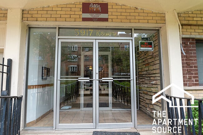 Building Photo - 5909 N Kenmore Ave