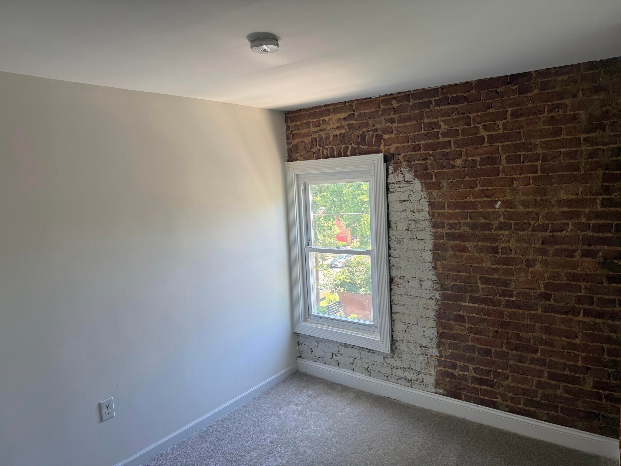 Building Photo - 917 Hamilton St NW