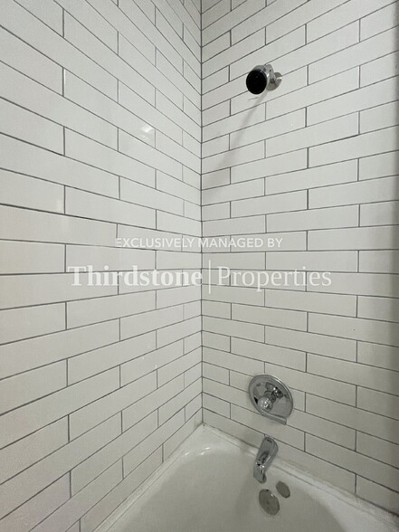 Building Photo - 82 W 32nd St