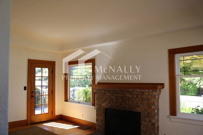 Building Photo - 508 N 11th St