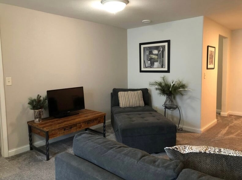 Building Photo - 3313 46th Ave SE