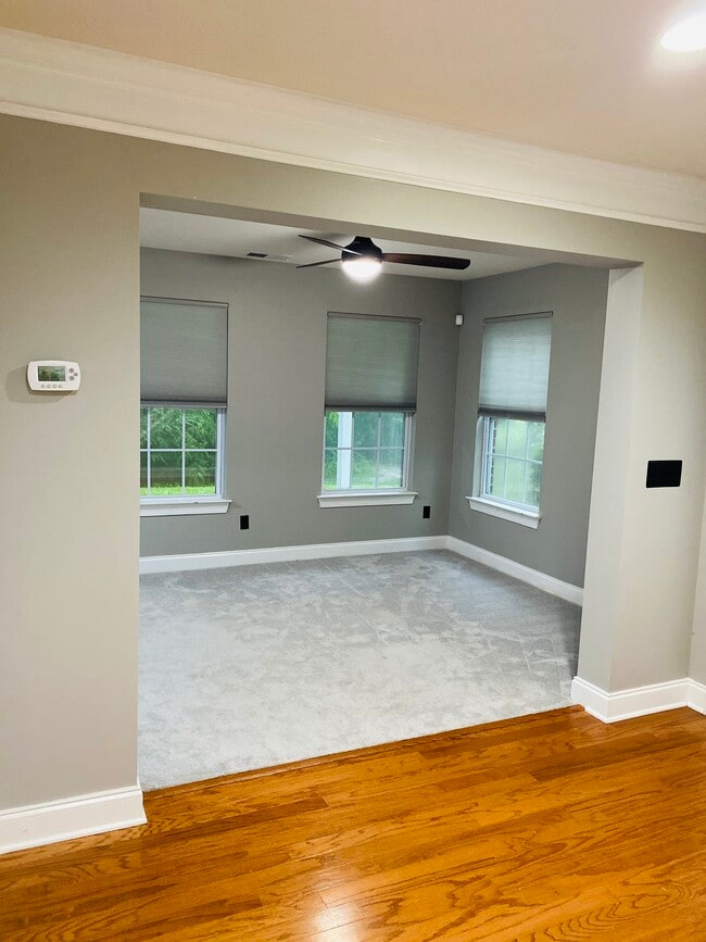 Building Photo - 9035 Parlor Dr