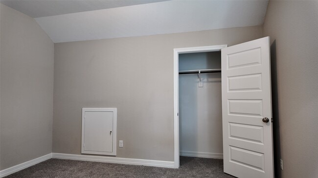 Building Photo - 360 Mallorn Ln