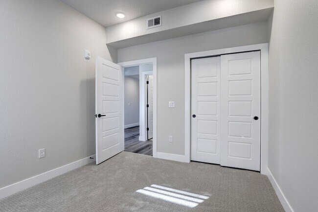 Building Photo - Modern 2B/2B Apartment – Steps from Light Rail & Sloan’s Lake!
