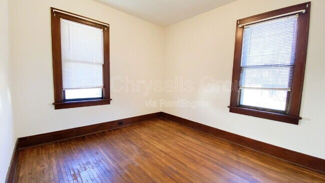 Building Photo - 1106 Adams St