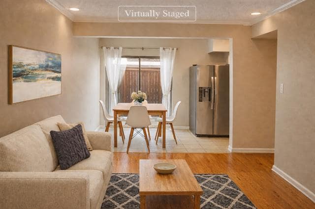 Building Photo - 9844 Valley Meadow Ct