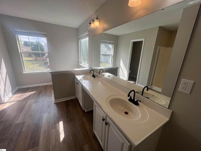 Building Photo - 522 Peach Grove Pl