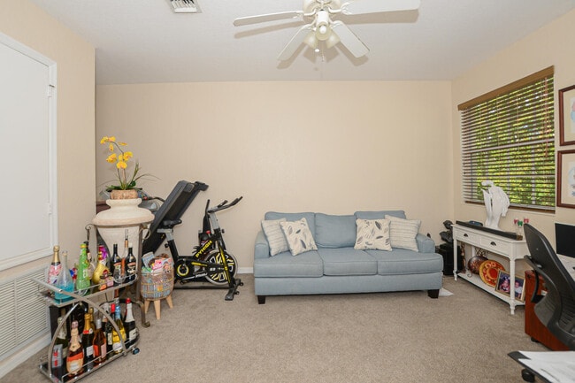 Building Photo - 9949 E Villa Cir