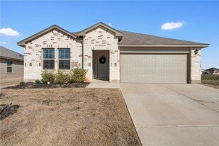 Building Photo - 7009 Llano Dr