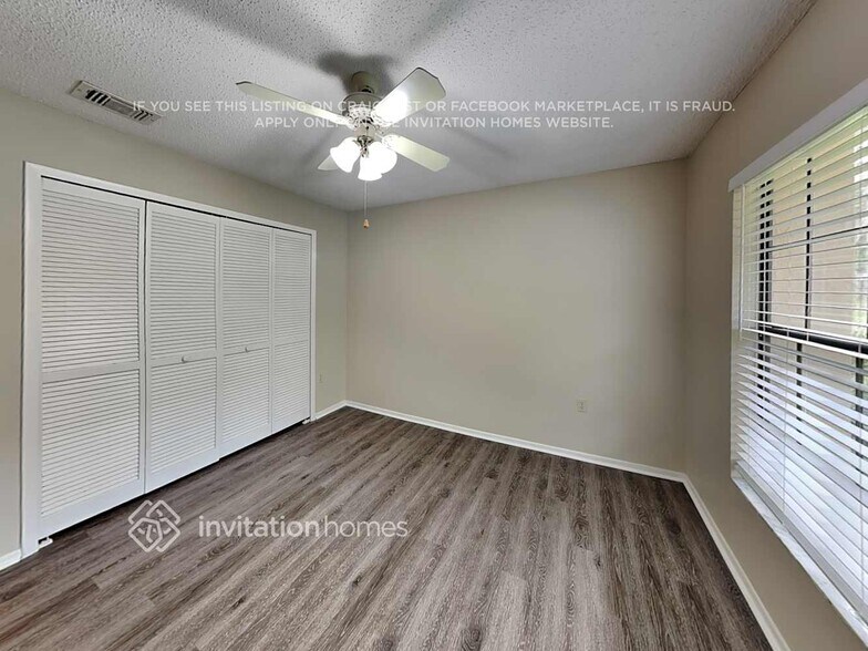 Building Photo - 888 E Timberland Trail