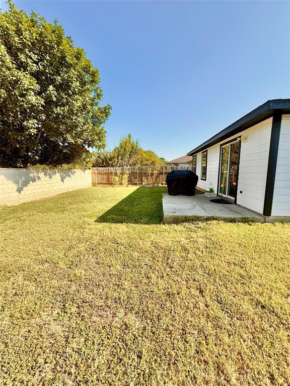 Building Photo - 13000 Maidenhair Tr