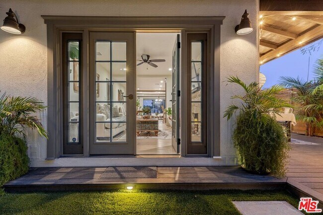 Building Photo - 12208 Laurel Terrace Dr