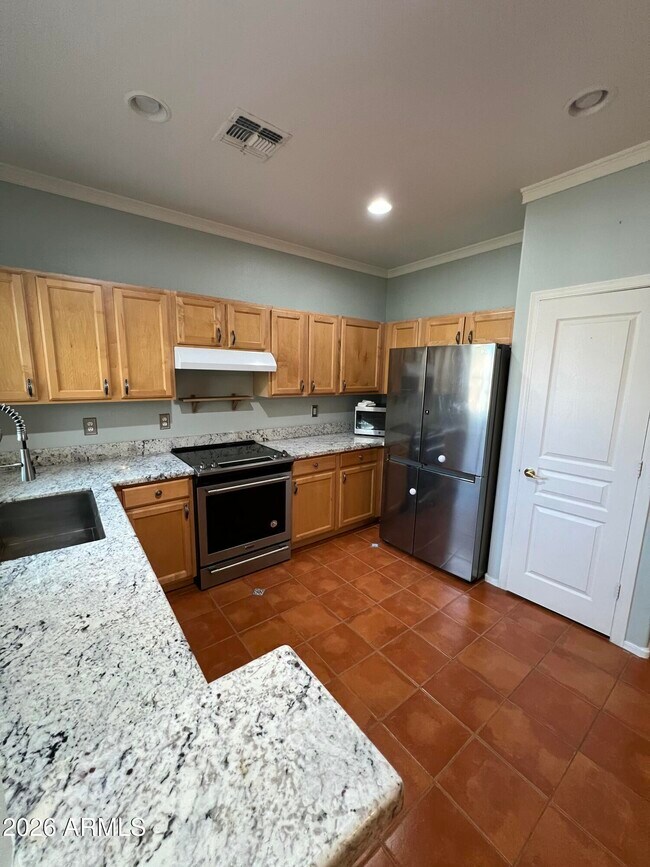 Building Photo - 2552 W St Catherine Ave