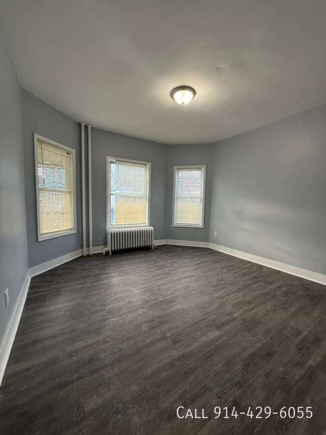 Building Photo - 14 Saratoga Ave