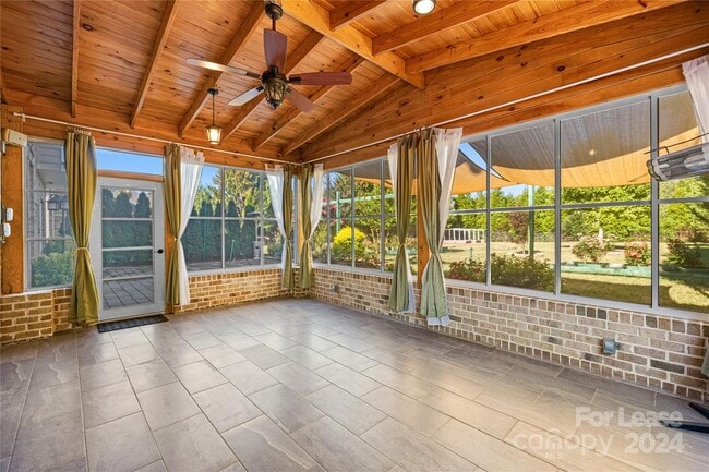Building Photo - 2808 Twinberry Lane