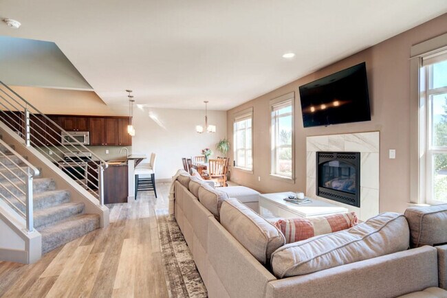 Building Photo - 2338 Gallatin Green Blvd