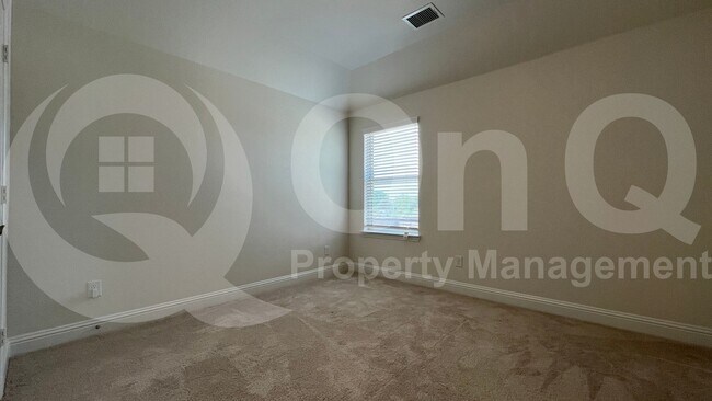 Building Photo - 333 ELK Dr
