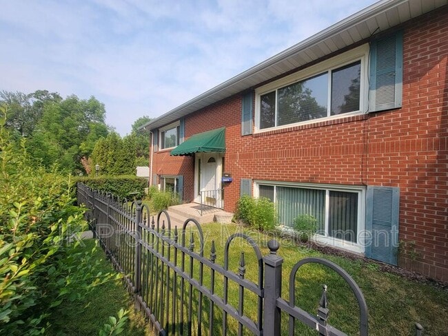 Building Photo - 1305 2nd Ave N