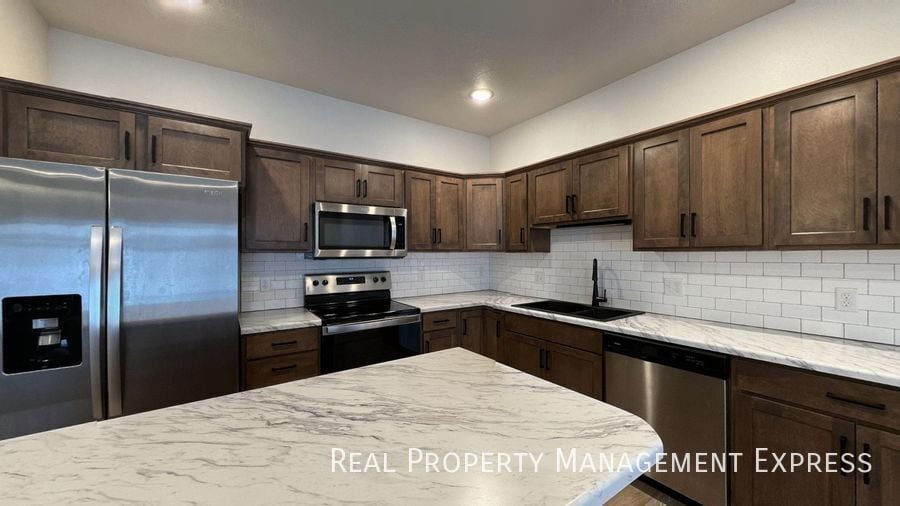Building Photo - 2415 E Copalis Pl
