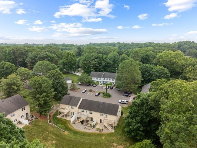 Building Photo - 28 Brantwood Dr