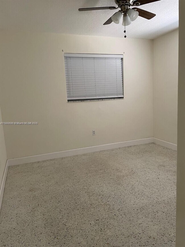 Building Photo - 38 Silver Springs Dr