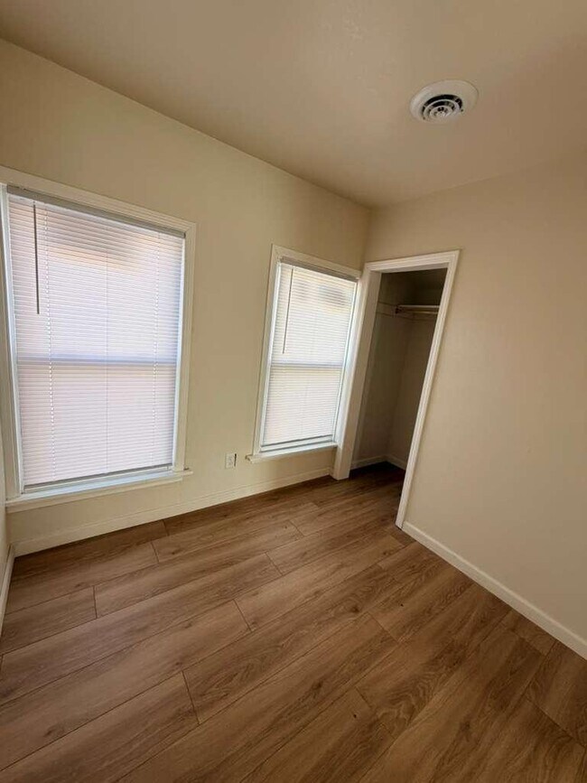 Building Photo - 653A W Bruce St - ?? EKO Homes | 2Bed, 1bath