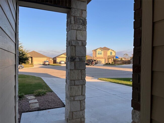 Building Photo - 104 Granville Ct