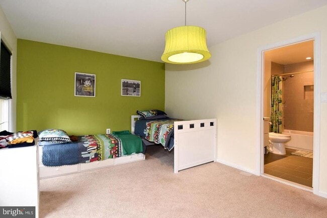 Building Photo - 5449 Grove Ridge Way