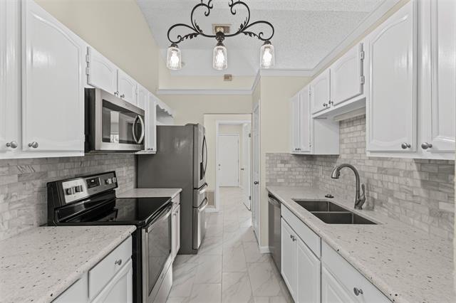 Building Photo - 2619 Bayberry Ln