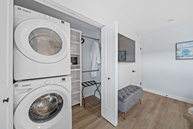 Building Photo - 115 Esther Dr