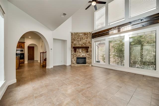 Building Photo - 6755 San Fernando