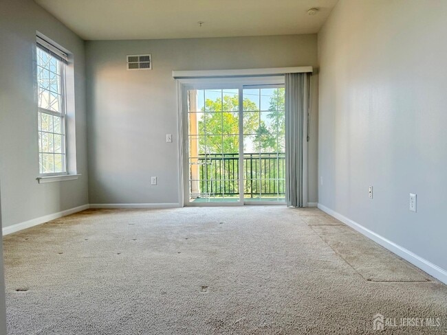 Building Photo - 531 Doral Ct